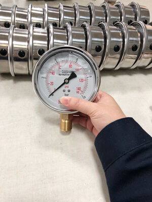 Premium Stainless Steel Liquid Filled Pressure Gauge with Dual Scale and 1.6% Accuracy